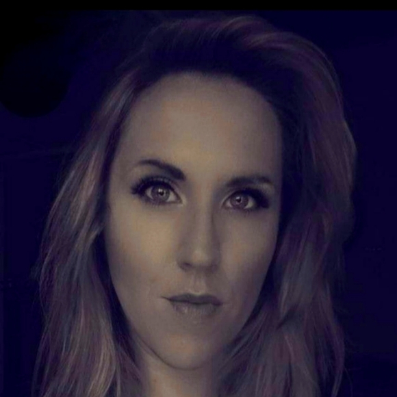 Meet your Posher, Ashley - Picture 1 of 1